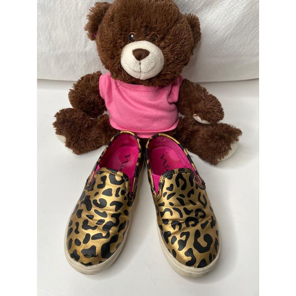 Girls slipon sneakers, size 10